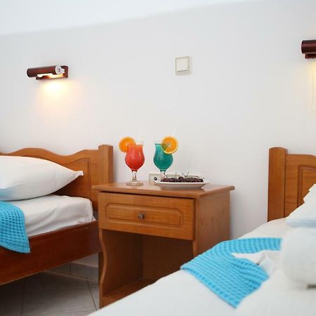 Theocharis Bros - Studios Apartments Ayios Nikitas Bagian luar foto