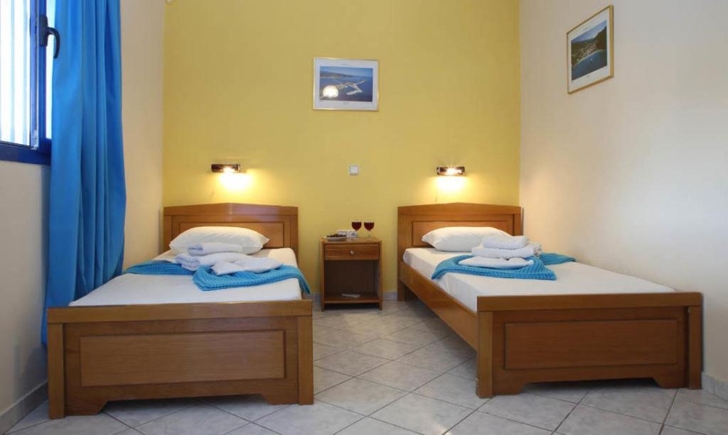 Theocharis Bros - Studios Apartments Ayios Nikitas Bagian luar foto