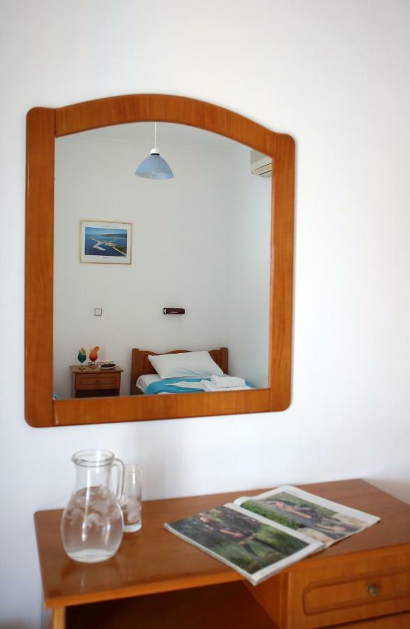 Theocharis Bros - Studios Apartments Ayios Nikitas Bagian luar foto