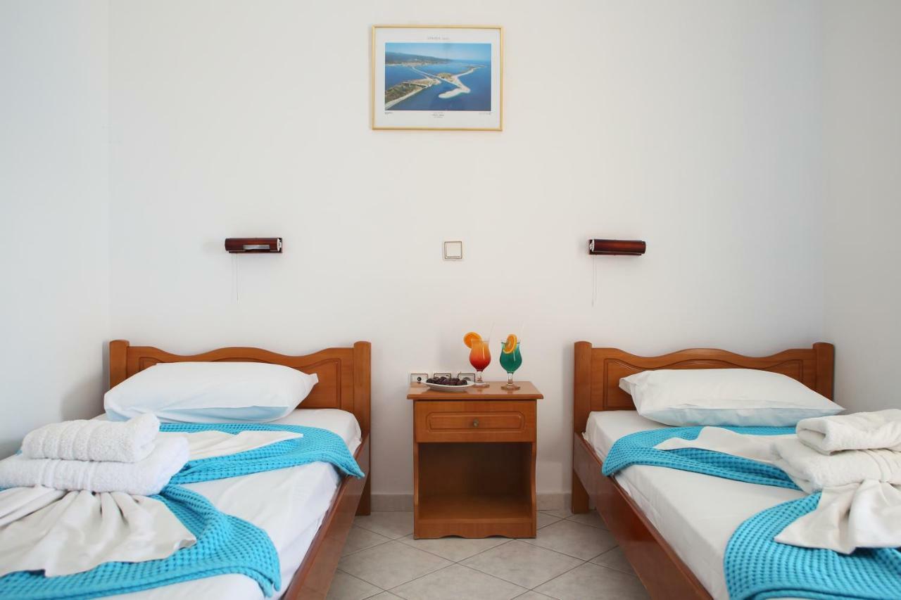 Theocharis Bros - Studios Apartments Ayios Nikitas Bagian luar foto
