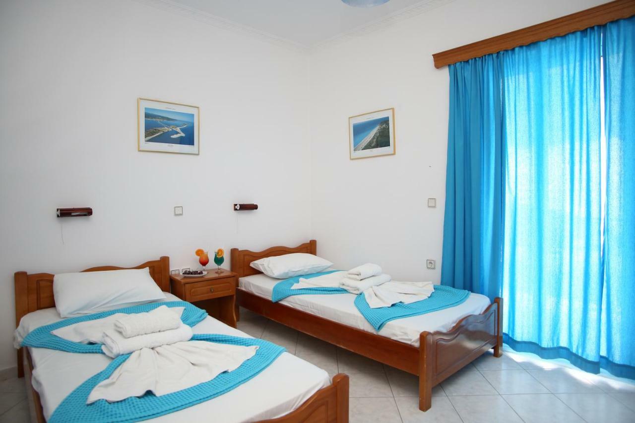 Theocharis Bros - Studios Apartments Ayios Nikitas Bagian luar foto