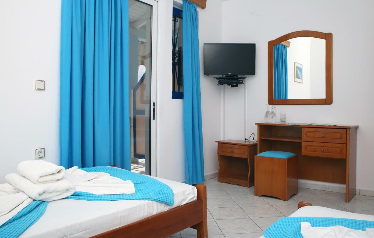 Theocharis Bros - Studios Apartments Ayios Nikitas Bagian luar foto