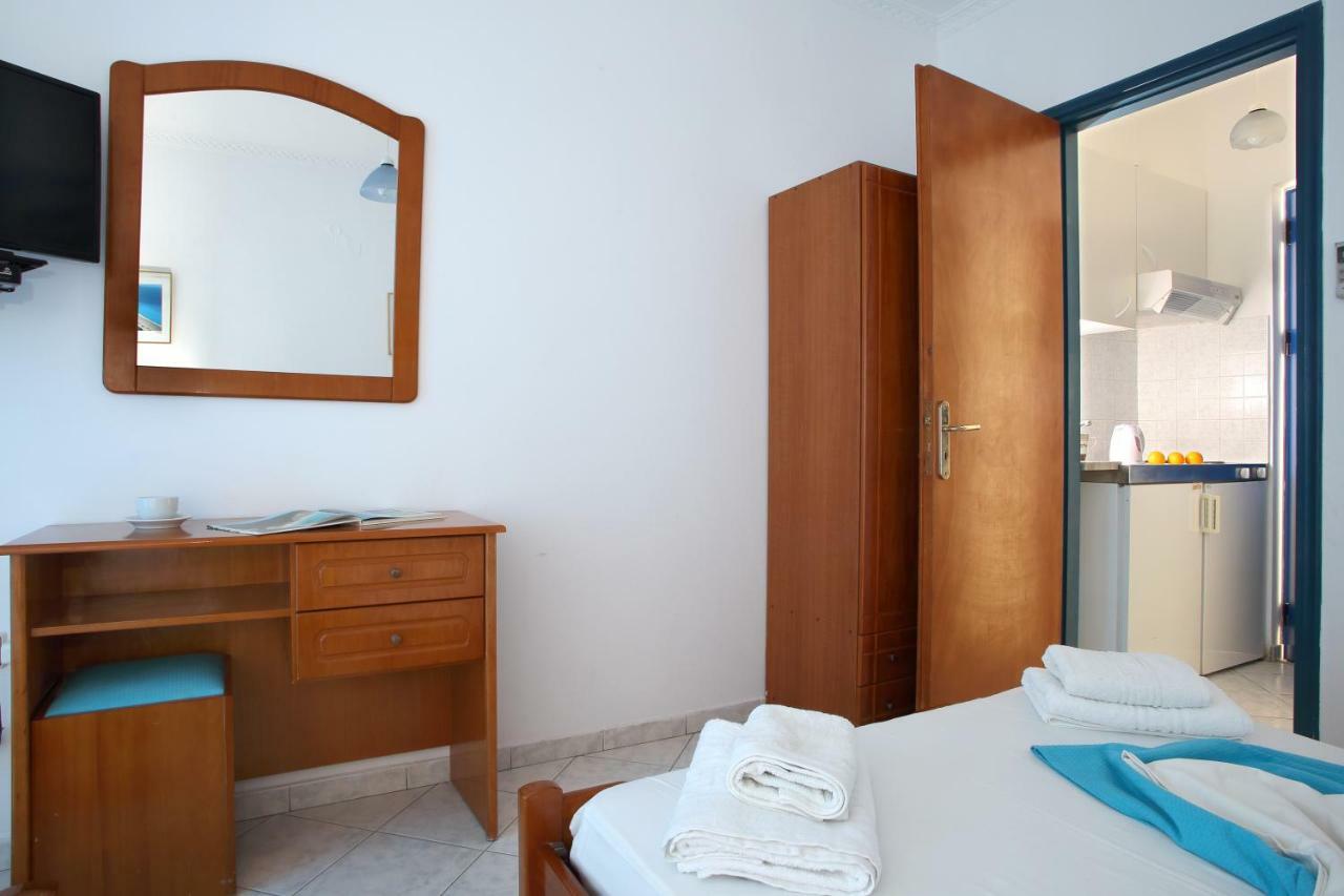 Theocharis Bros - Studios Apartments Ayios Nikitas Bagian luar foto