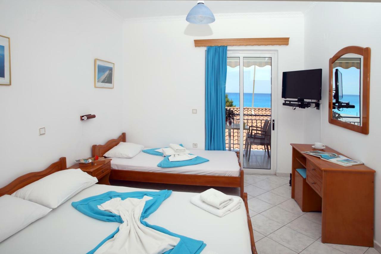 Theocharis Bros - Studios Apartments Ayios Nikitas Bagian luar foto