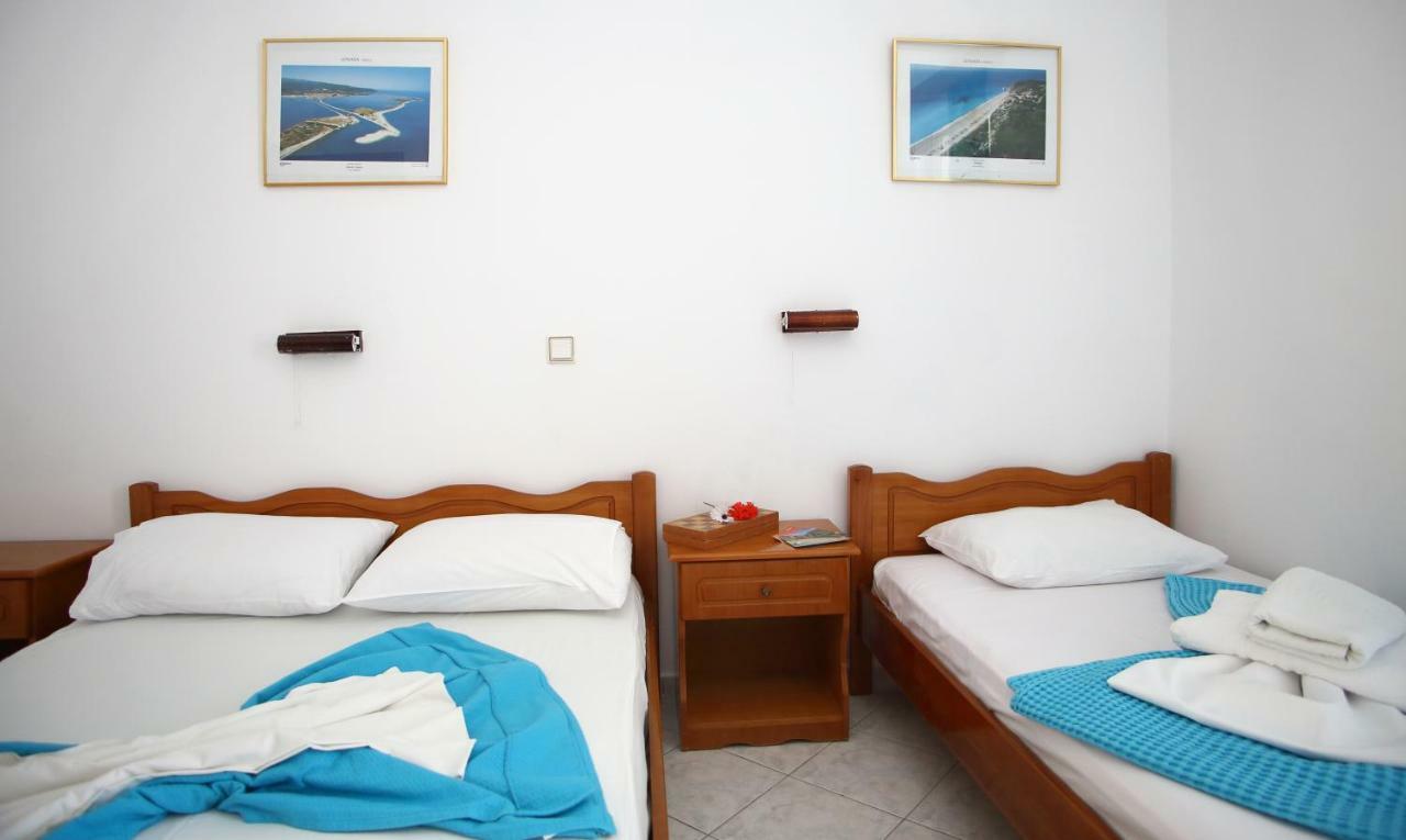 Theocharis Bros - Studios Apartments Ayios Nikitas Bagian luar foto