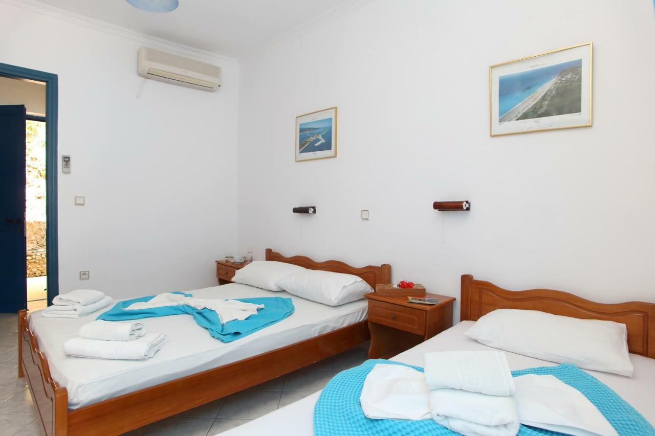 Theocharis Bros - Studios Apartments Ayios Nikitas Bagian luar foto
