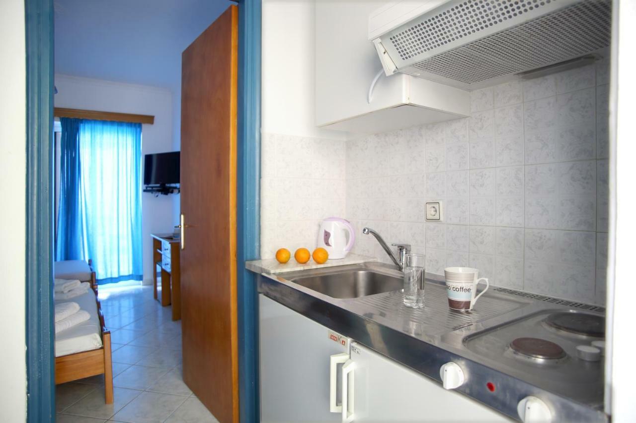 Theocharis Bros - Studios Apartments Ayios Nikitas Bagian luar foto