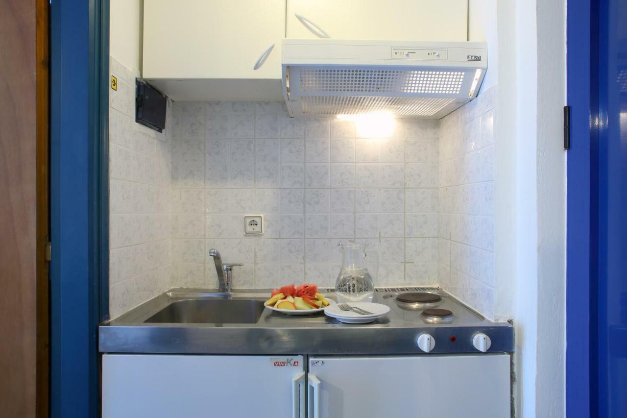 Theocharis Bros - Studios Apartments Ayios Nikitas Bagian luar foto
