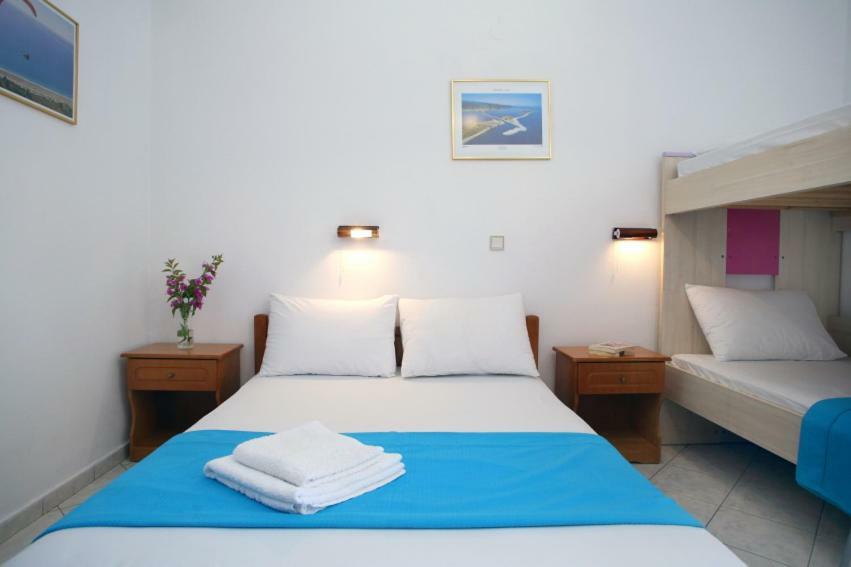 Theocharis Bros - Studios Apartments Ayios Nikitas Bagian luar foto